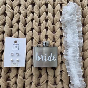 Bride Stainless Steel Hip Flask With Garner And New Earring Ze - Silver